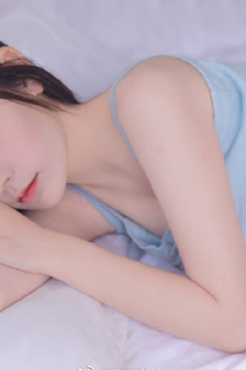 双胞胎姐妹齐上阵许多人物